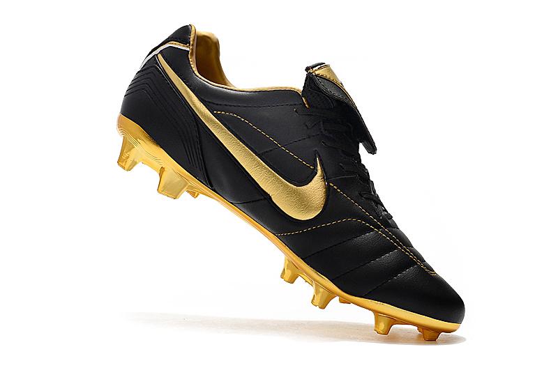 Chuteira Nike Tiempo Legend R10