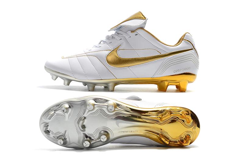 Chuteira Nike Tiempo Legend R10