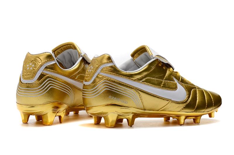 Chuteira Nike Tiempo Legend R10